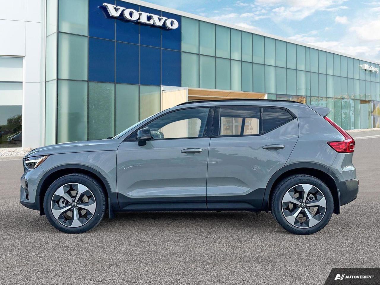 New 2025 Volvo XC40 Plus Dark Theme DEMO MODEL - PRICE INCLUDES 18