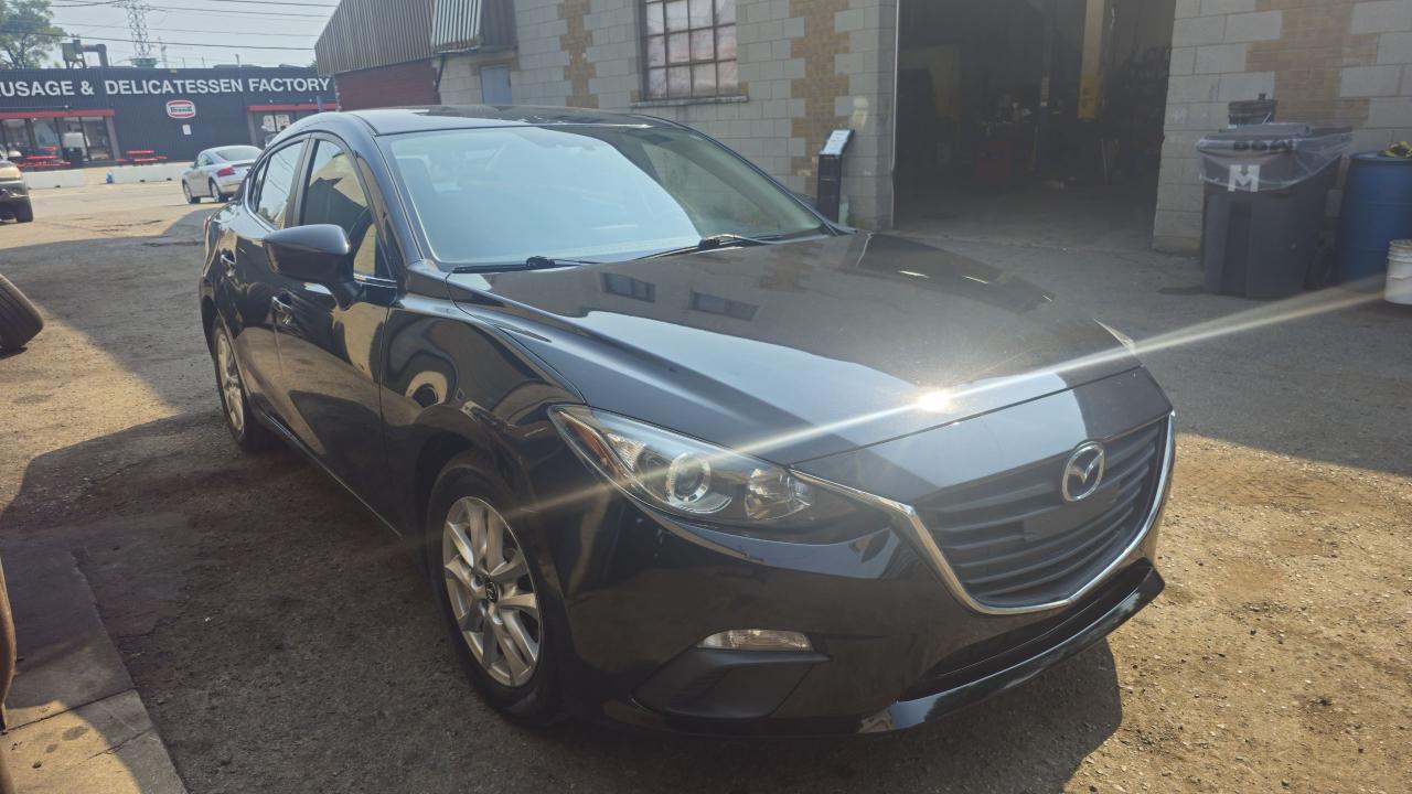 2016 Mazda MAZDA3 GS Photo2