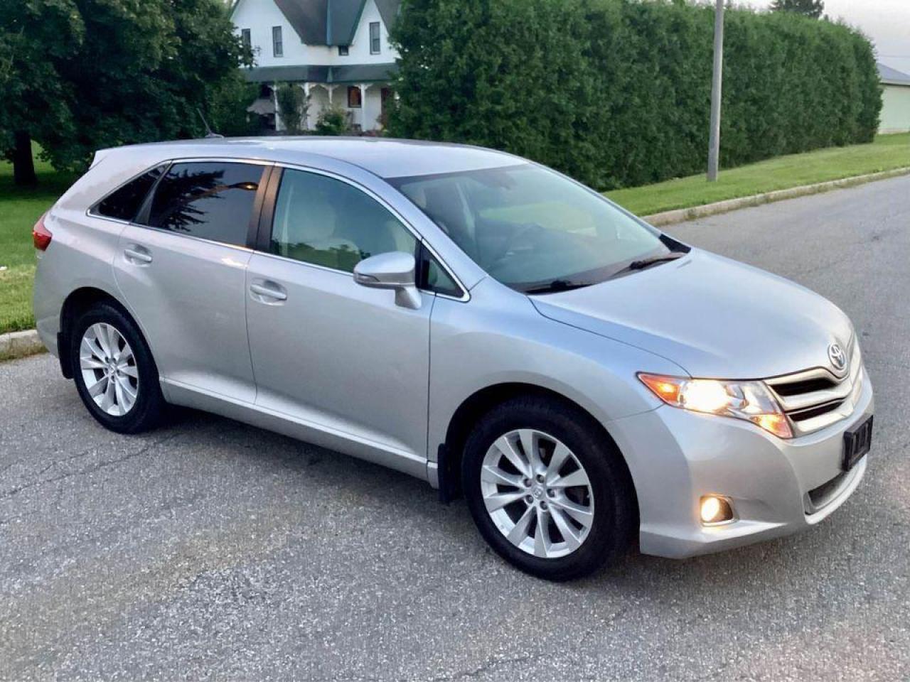 2014 Toyota Venza 2.7L AWD- Certified - Photo #2
