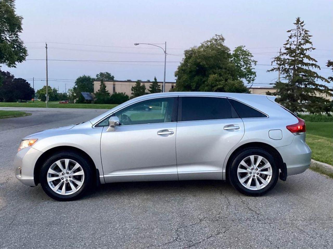 2014 Toyota Venza 2.7L AWD- Certified Photo3