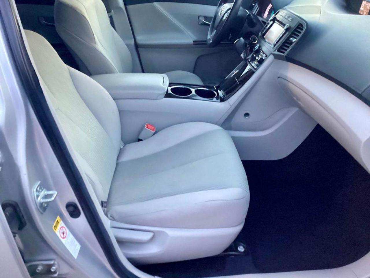 2014 Toyota Venza 2.7L AWD- Certified - Photo #8