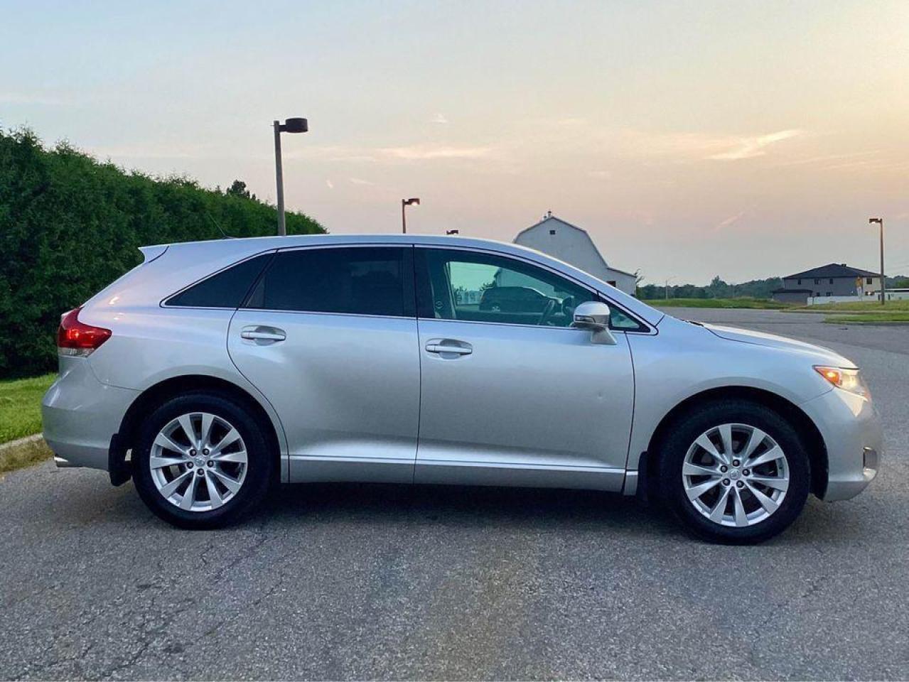 2014 Toyota Venza 2.7L AWD- Certified - Photo #11