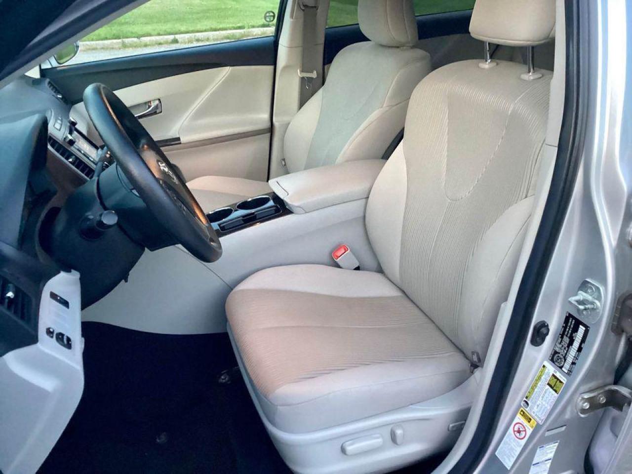 2014 Toyota Venza 2.7L AWD- Certified - Photo #13