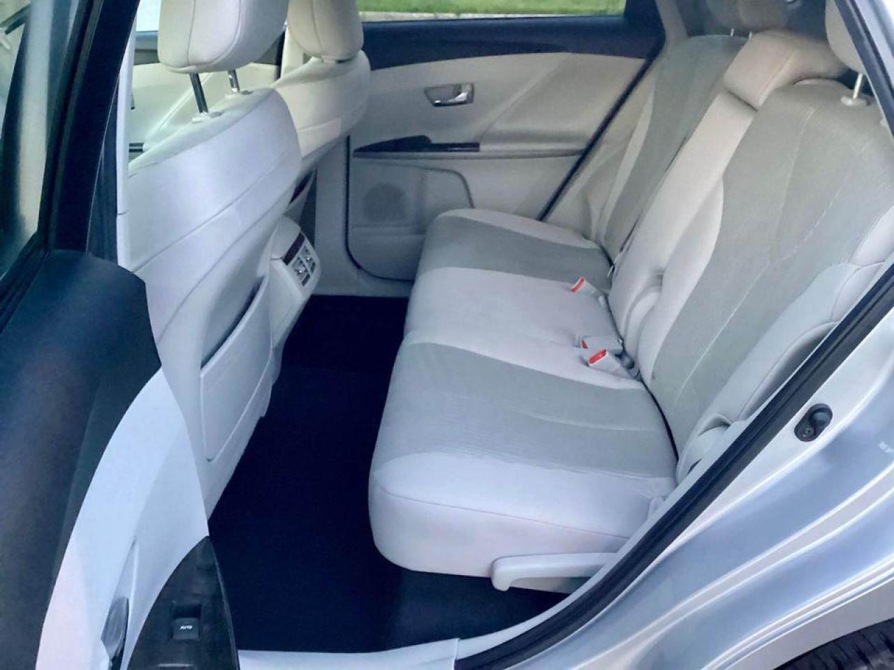 2014 Toyota Venza 2.7L AWD- Certified - Photo #15