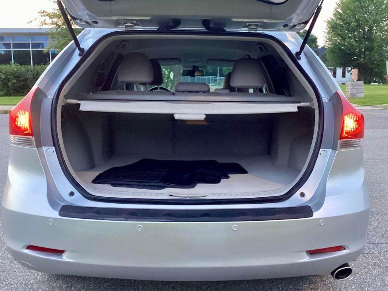 2014 Toyota Venza 2.7L AWD- Certified - Photo #17