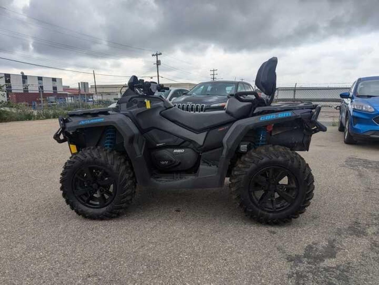 2021 Can-Am Outlander 650 XT EPS $103 B/W - Photo #2