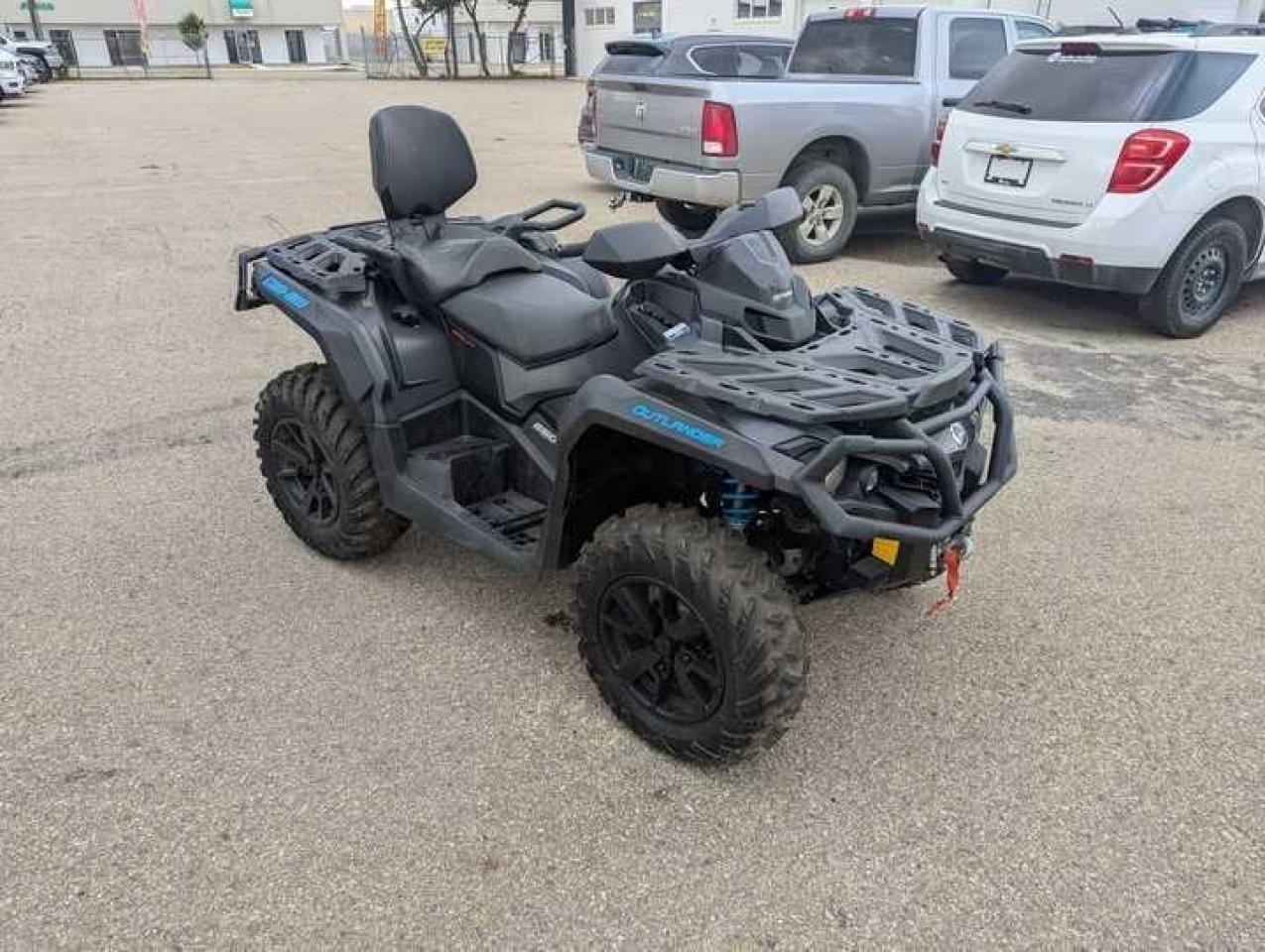 2021 Can-Am Outlander 650 XT EPS $103 B/W - Photo #3