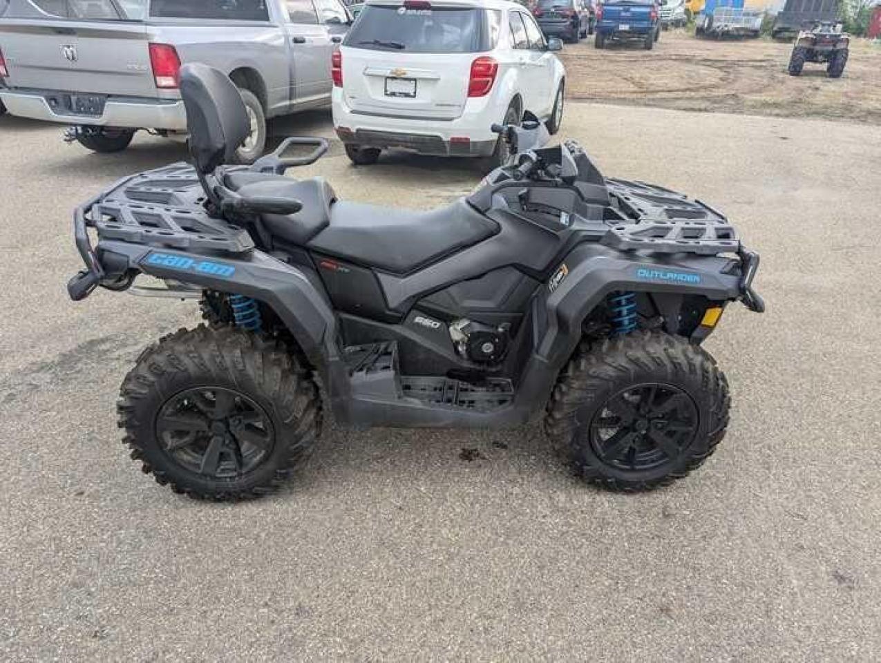 2021 Can-Am Outlander 650 XT EPS $103 B/W - Photo #4