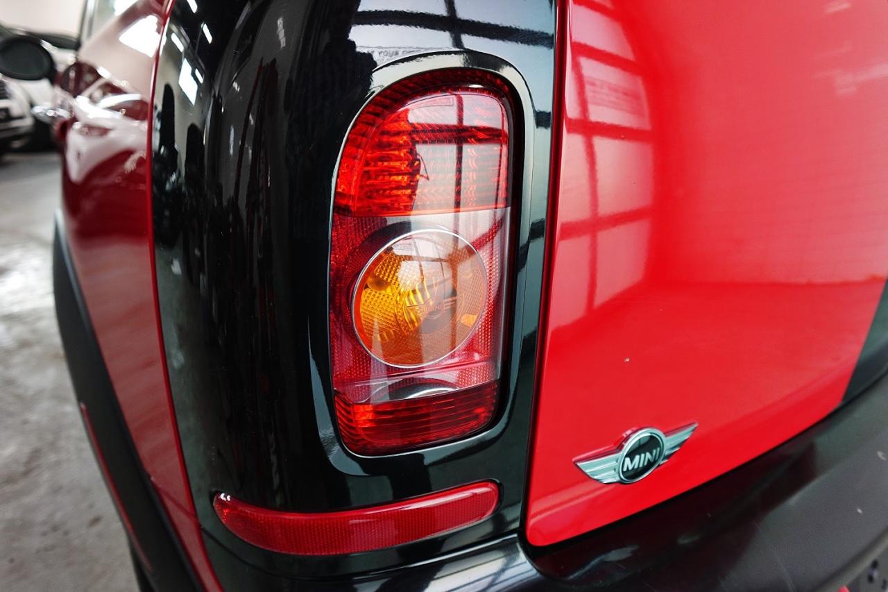 2010 MINI Cooper Clubman LOW KM,PANO ROOF,NO ACCIDENT,6MT - Photo #10