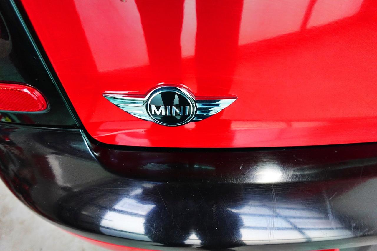2010 MINI Cooper Clubman LOW KM,PANO ROOF,NO ACCIDENT,6MT - Photo #8