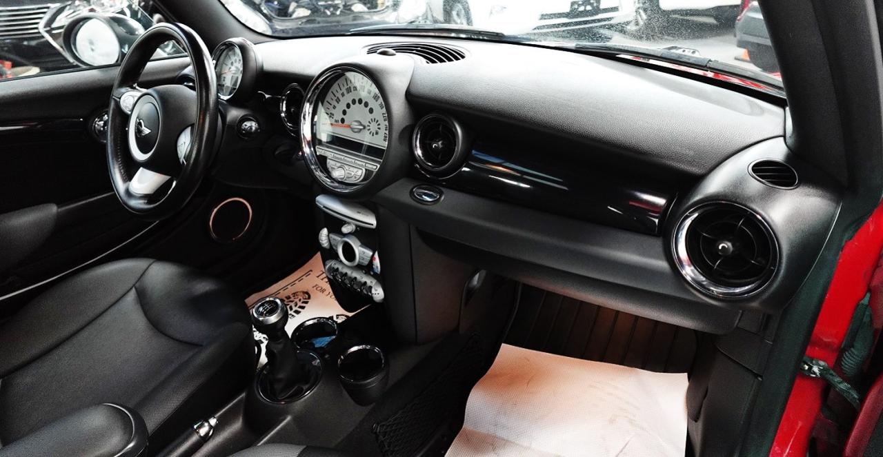 2010 MINI Cooper Clubman LOW KM,PANO ROOF,NO ACCIDENT,6MT - Photo #18
