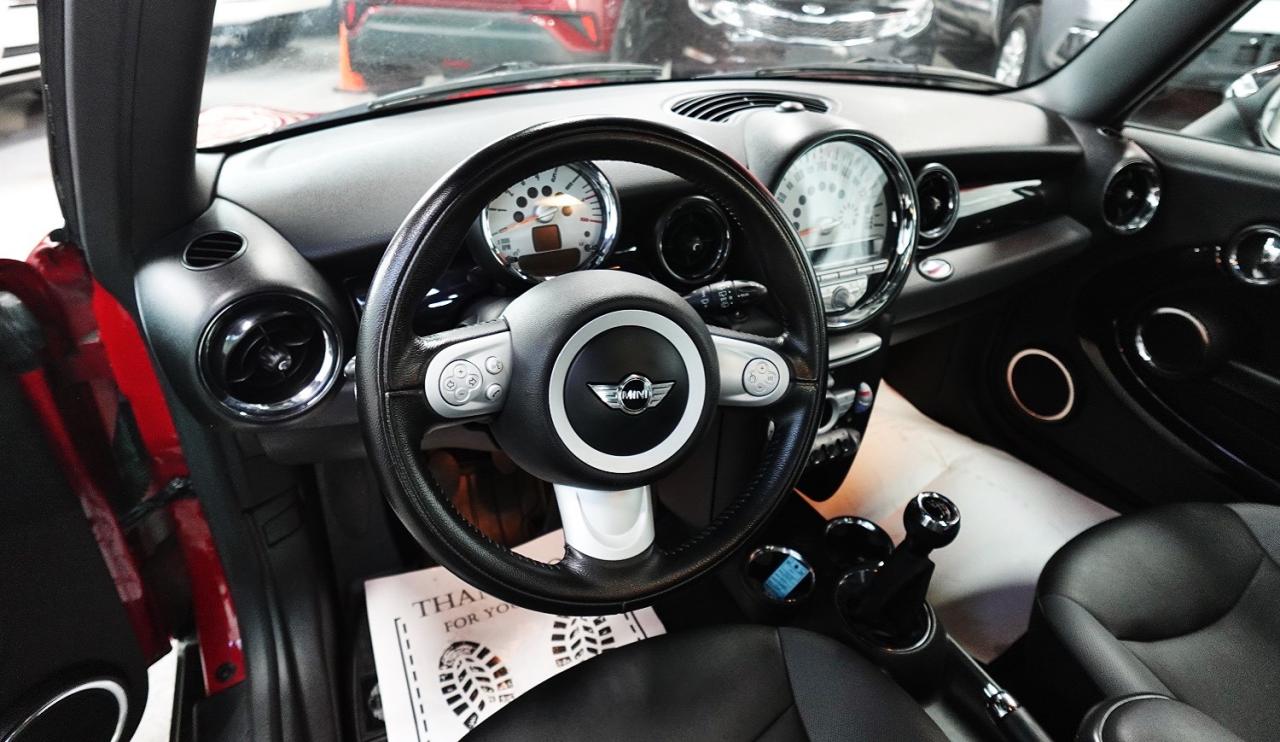 2010 MINI Cooper Clubman LOW KM,PANO ROOF,NO ACCIDENT,6MT - Photo #15