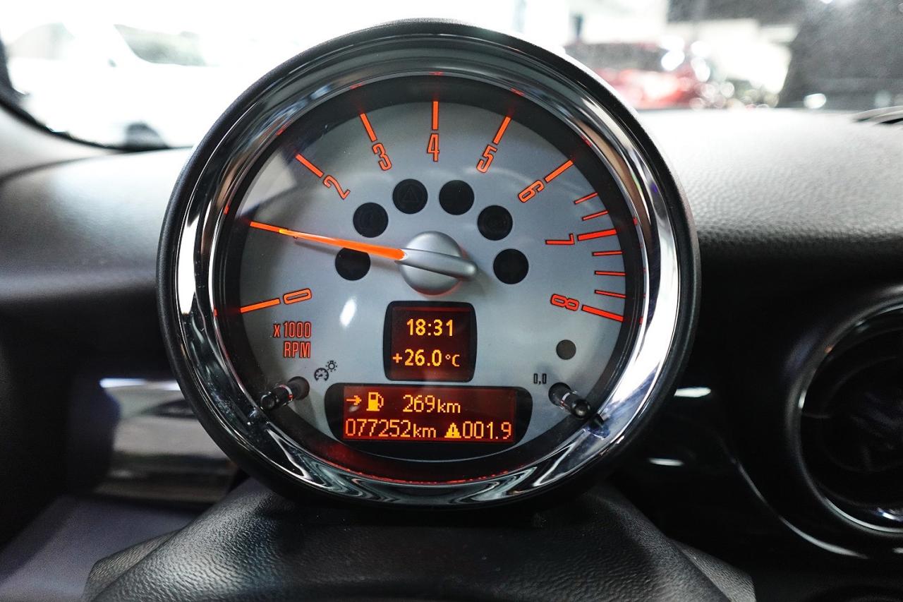 2010 MINI Cooper Clubman LOW KM,PANO ROOF,NO ACCIDENT,6MT - Photo #25