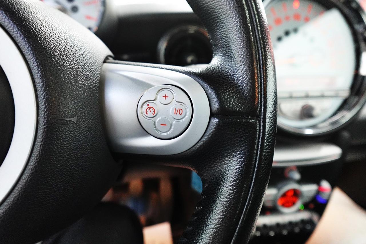 2010 MINI Cooper Clubman LOW KM,PANO ROOF,NO ACCIDENT,6MT - Photo #24