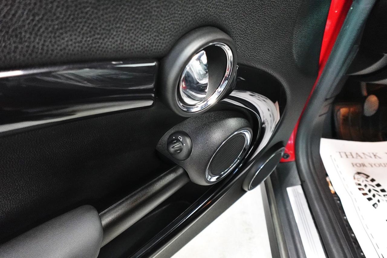 2010 MINI Cooper Clubman LOW KM,PANO ROOF,NO ACCIDENT,6MT - Photo #14