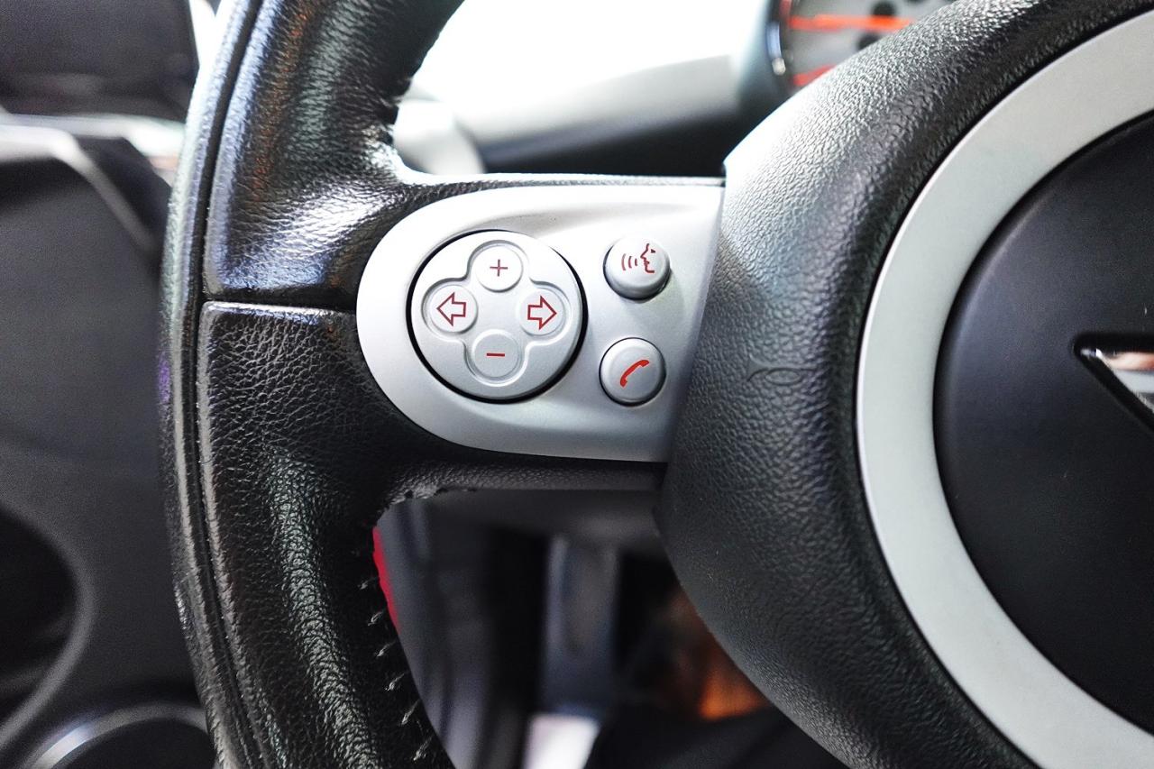 2010 MINI Cooper Clubman LOW KM,PANO ROOF,NO ACCIDENT,6MT - Photo #23