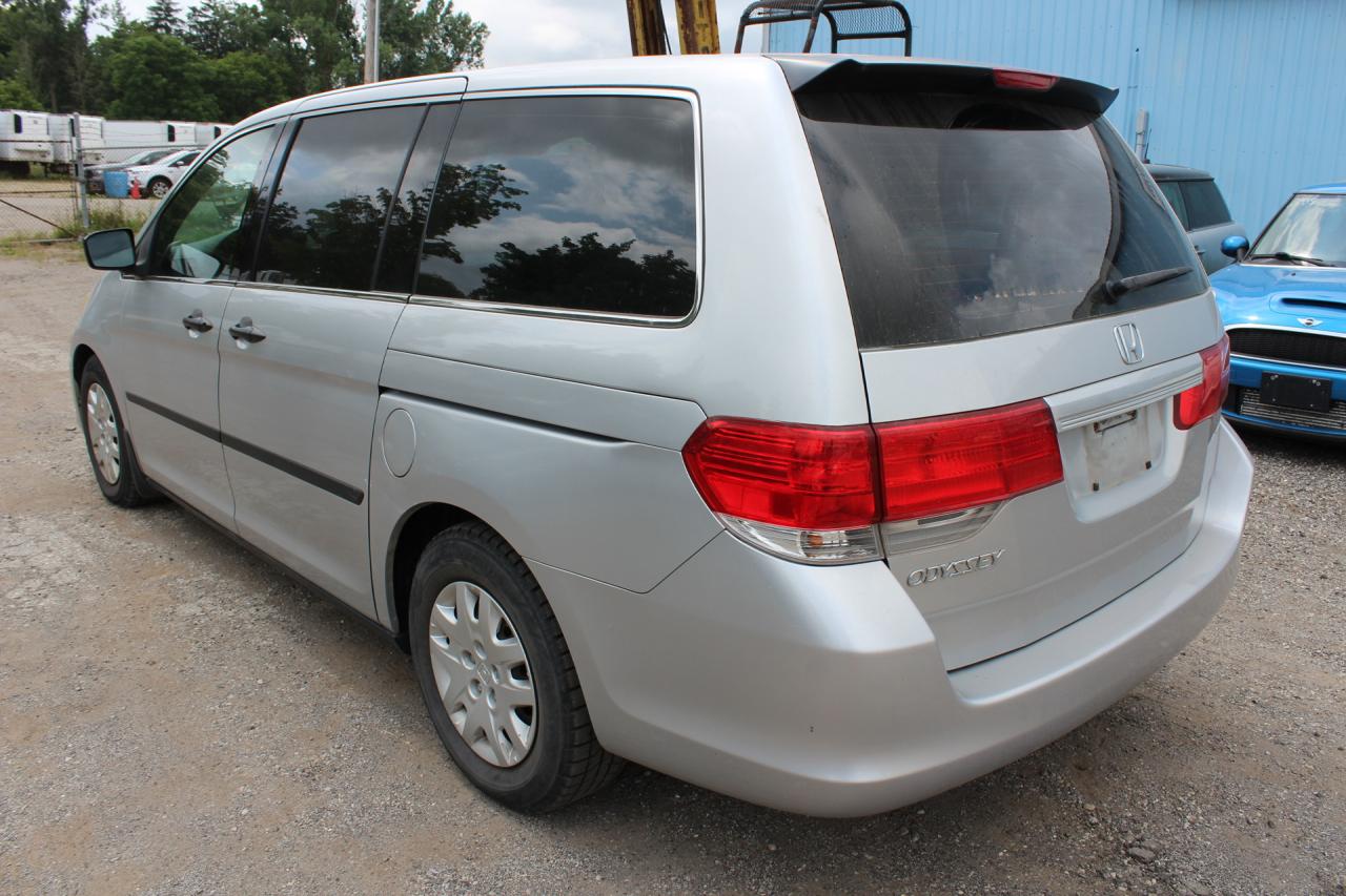 2010 Honda Odyssey  Photo3