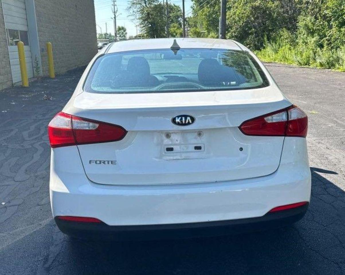 2015 Kia Forte 4dr Sdn Man LX - Photo #5