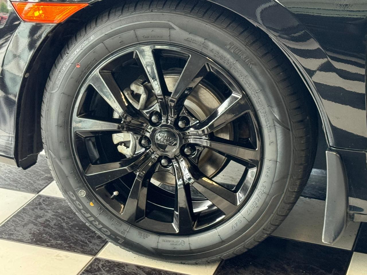2017 Honda Civic LX+New Tires+Wheels+Tinted+Camera+CLEAN CARFAX Photo43