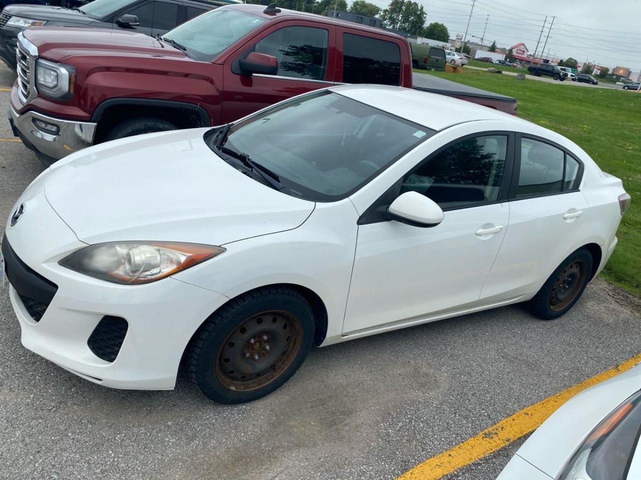 2013 Mazda MAZDA3 GX Photo2