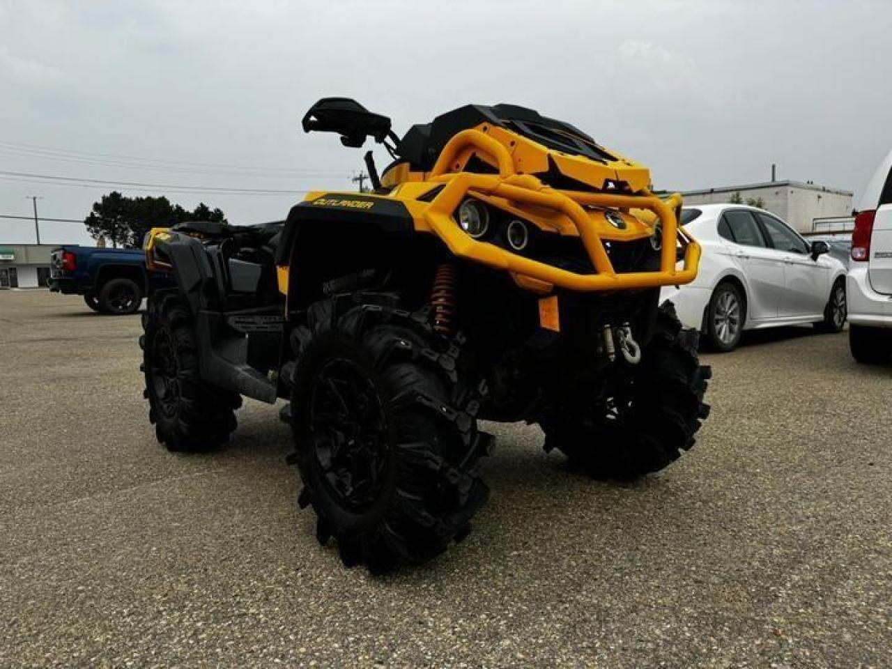 2021 CAN AM Other OUTLANDER 1000 XMR $114 B/W - Photo #2