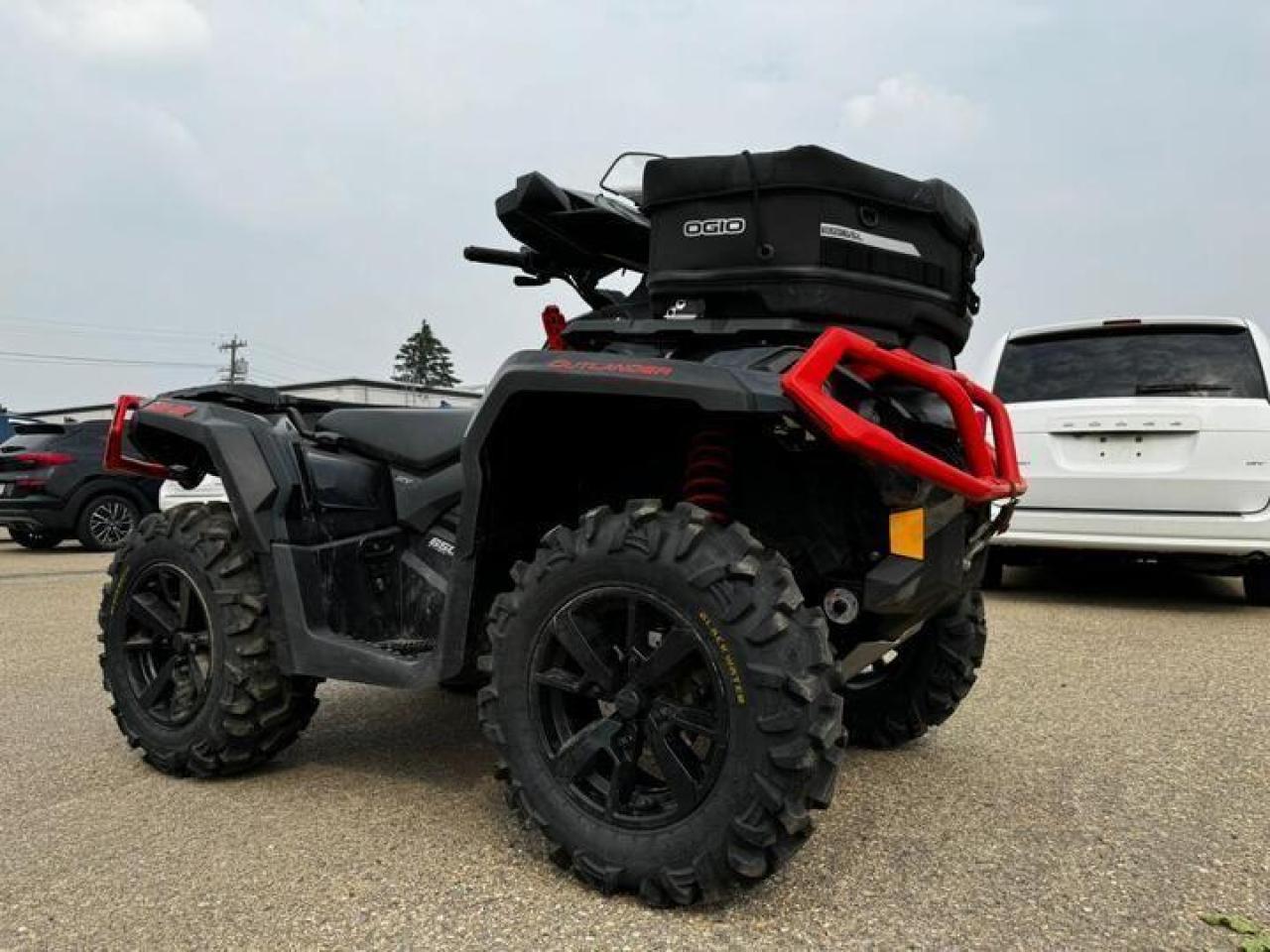 2019 Can-Am Outlander 650 XT EPS $93 B/W - Photo #2