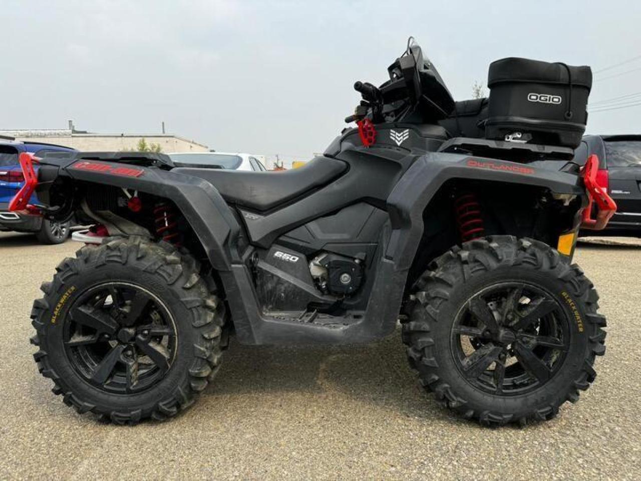 2019 Can-Am Outlander 650 XT EPS $93 B/W - Photo #3