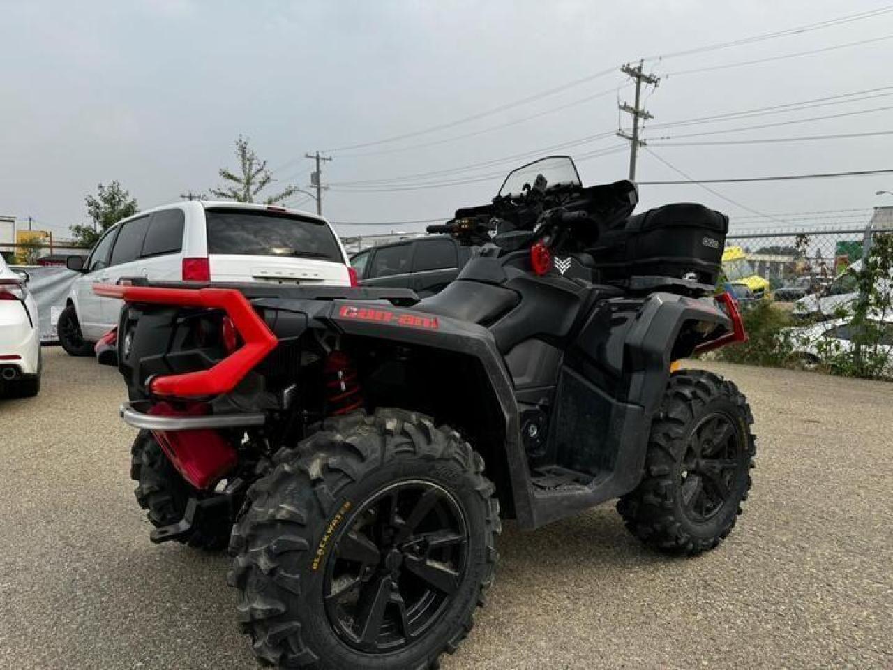 2019 Can-Am Outlander 650 XT EPS $93 B/W - Photo #8