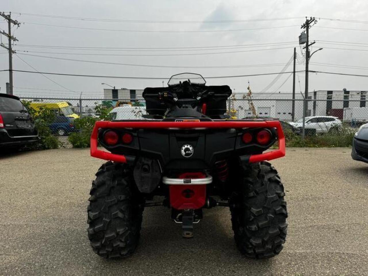 2019 Can-Am Outlander 650 XT EPS $93 B/W - Photo #9