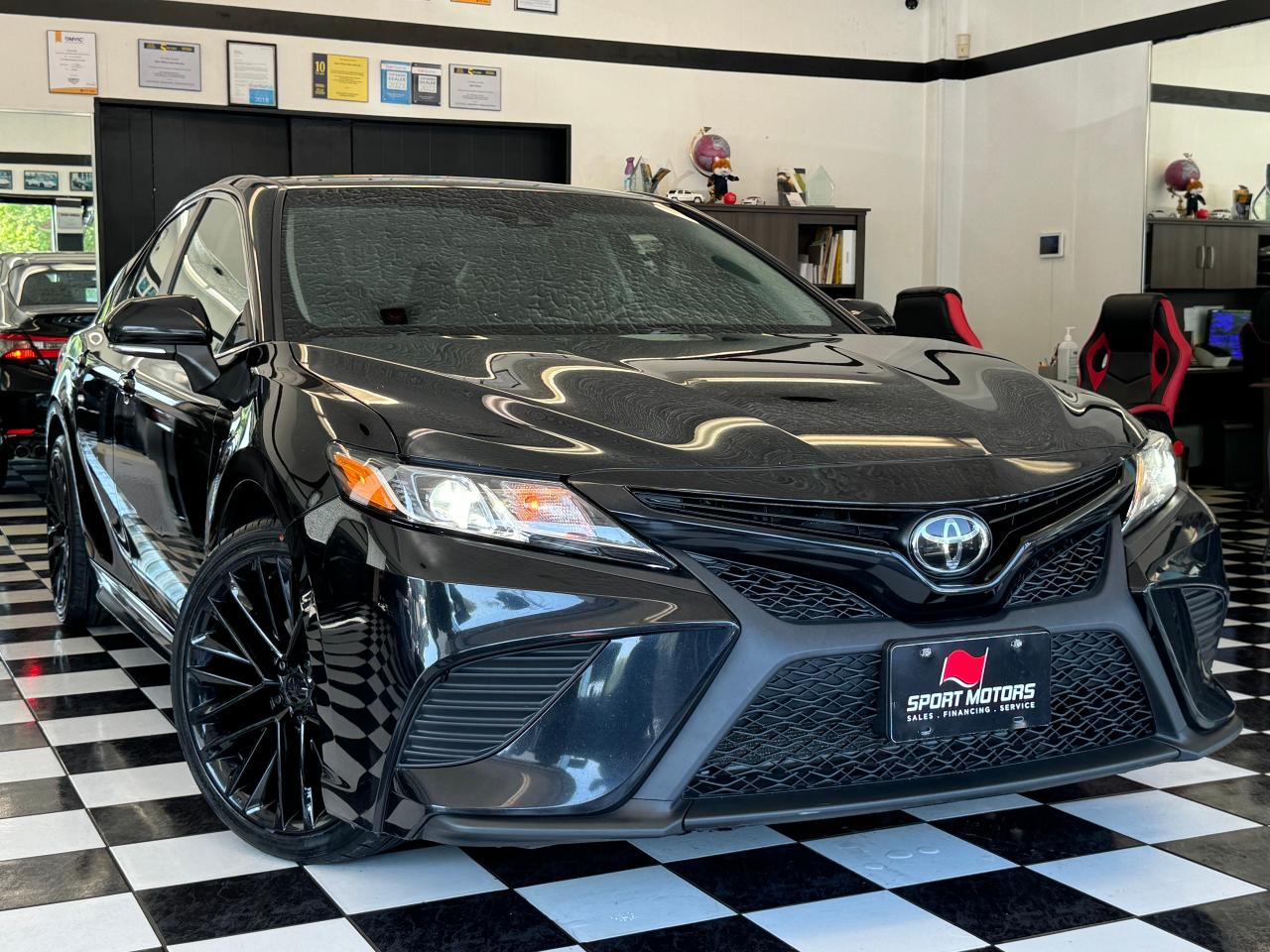 2018 Toyota Camry SE+New Tires+LKA+Adaptive Cruise+CLEAN CARFAX - Photo #15