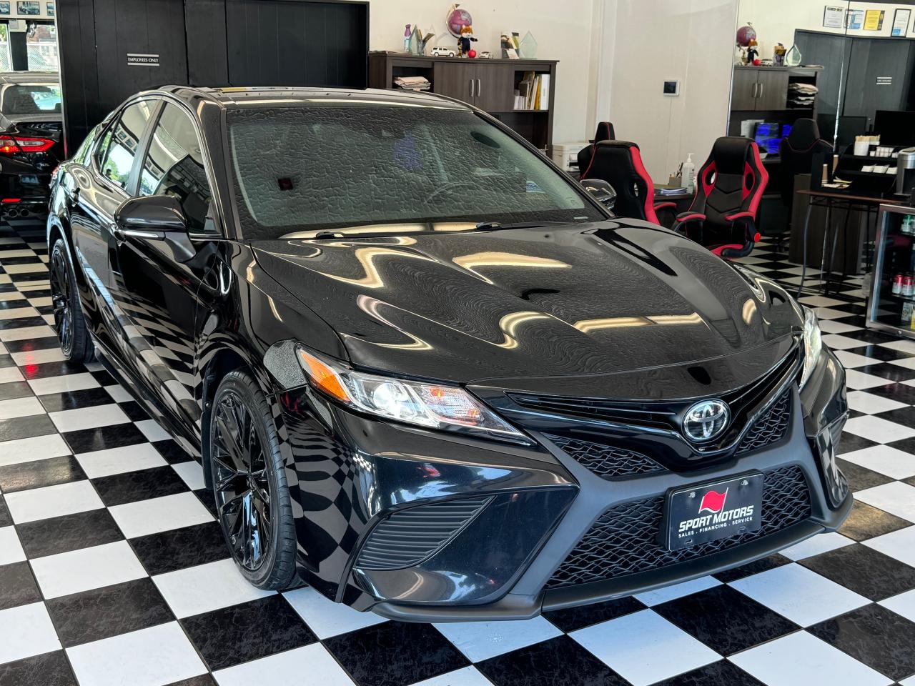 2018 Toyota Camry SE+New Tires+LKA+Adaptive Cruise+CLEAN CARFAX Photo8