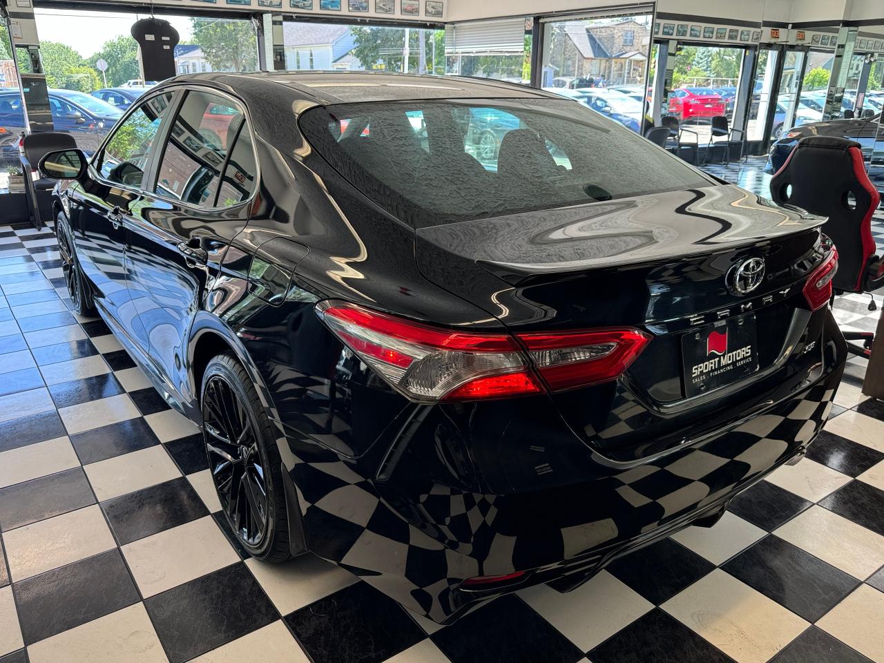 2018 Toyota Camry SE+New Tires+LKA+Adaptive Cruise+CLEAN CARFAX - Photo #5