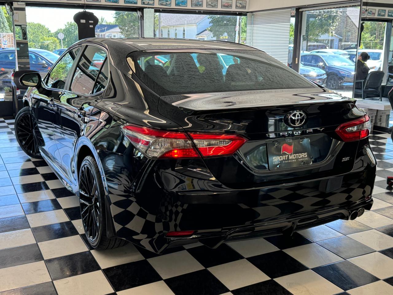 2018 Toyota Camry SE+New Tires+LKA+Adaptive Cruise+CLEAN CARFAX - Photo #14