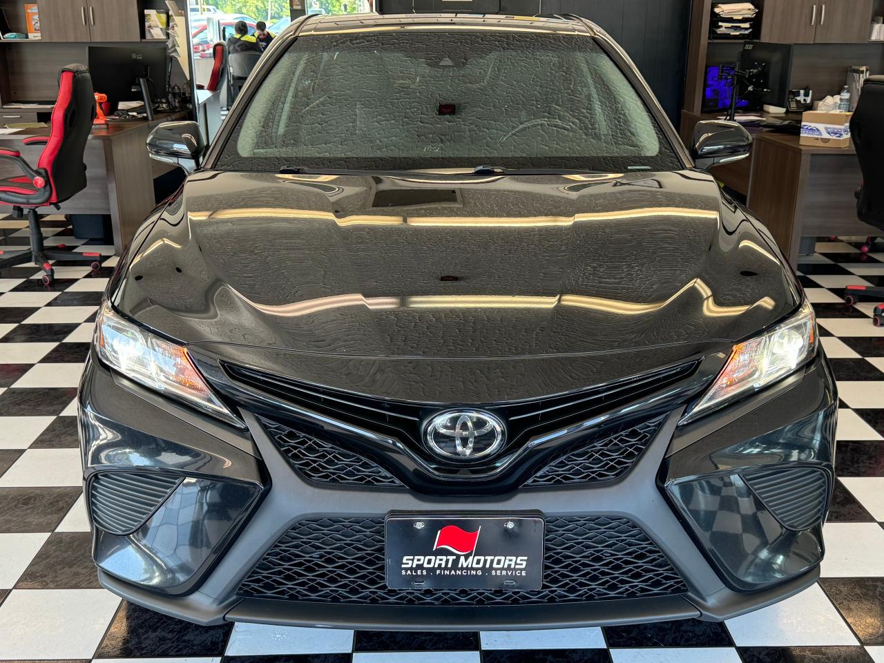 2018 Toyota Camry SE+New Tires+LKA+Adaptive Cruise+CLEAN CARFAX Photo9