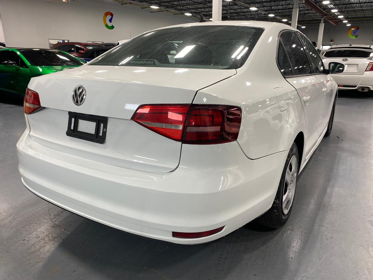 2015 Volkswagen Jetta 4dr 2.0L Auto Trendline Photo4