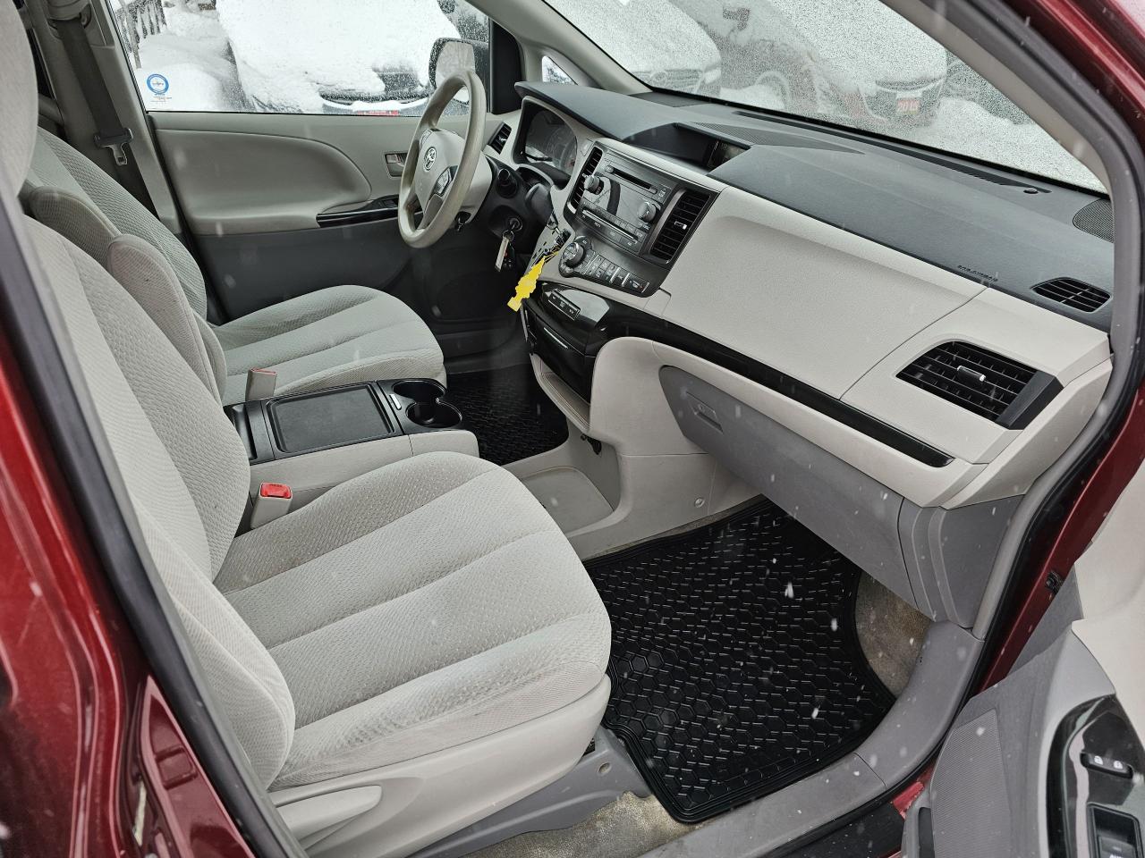 2013 Toyota Sienna LE/7 PASS/BACKUP CAMERA,POWER SLIDING DOORS/A/C - Photo #7
