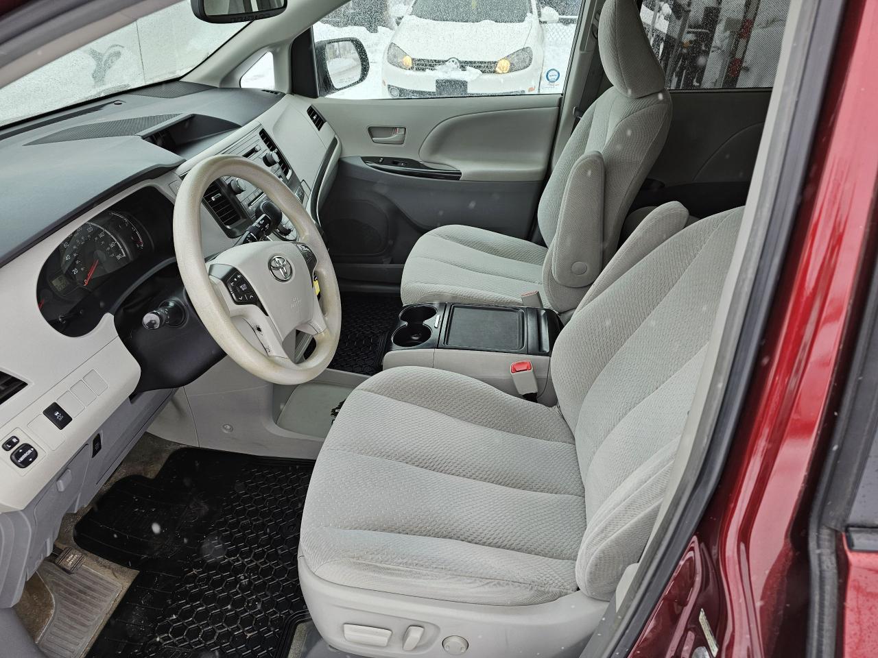 2013 Toyota Sienna LE/7 PASS/BACKUP CAMERA,POWER SLIDING DOORS/A/C - Photo #11
