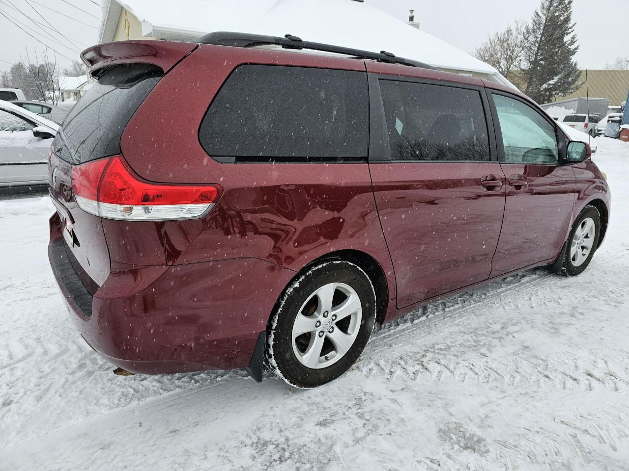 2013 Toyota Sienna LE/7 PASS/BACKUP CAMERA,POWER SLIDING DOORS/A/C - Photo #4