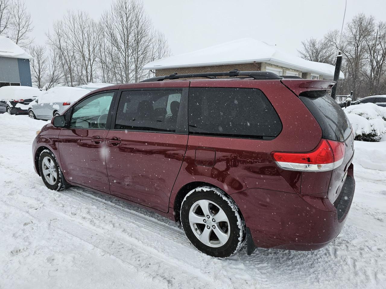 2013 Toyota Sienna LE/7 PASS/BACKUP CAMERA,POWER SLIDING DOORS/A/C - Photo #6
