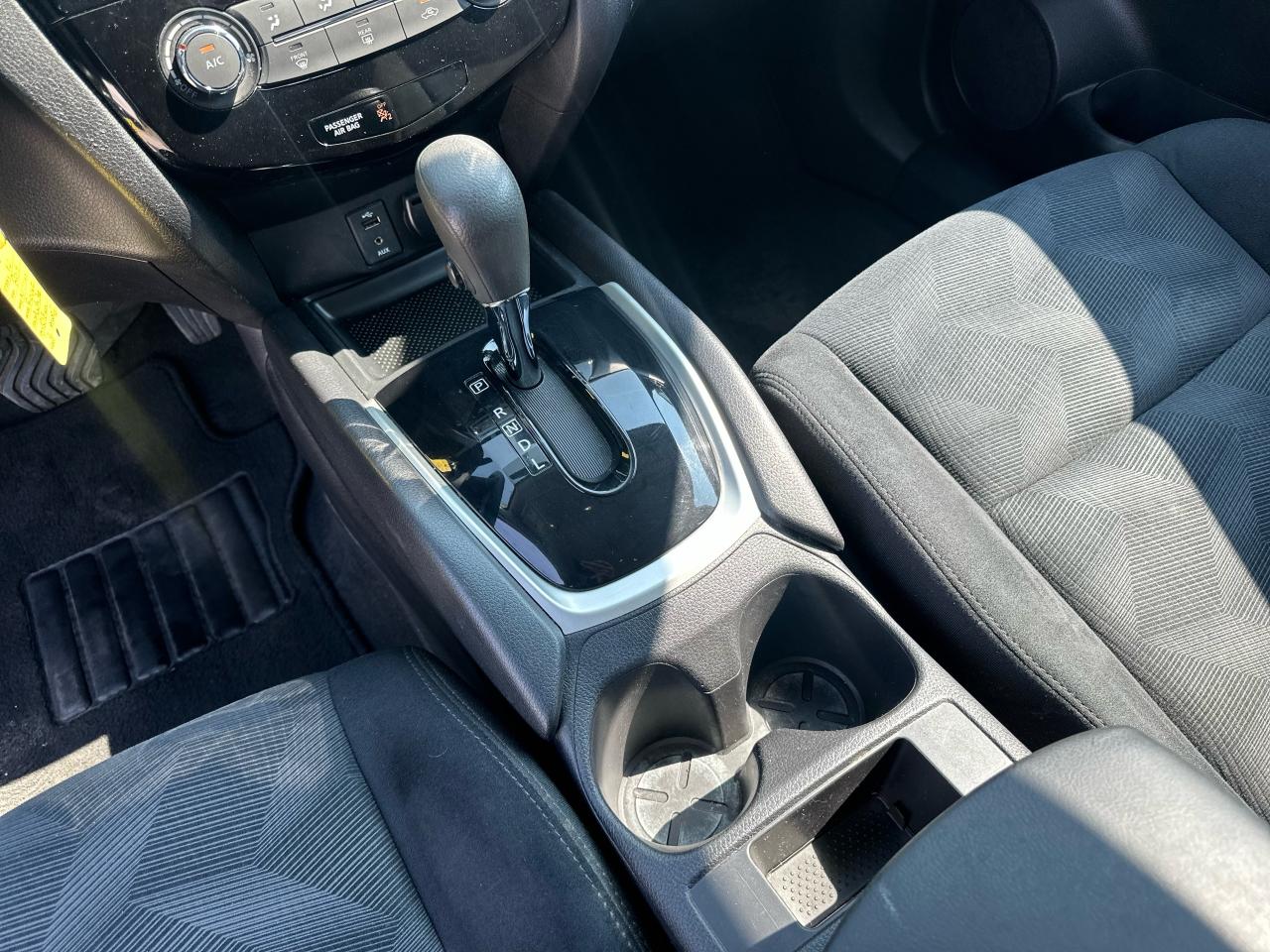 2015 Nissan Rogue AWD S Photo35