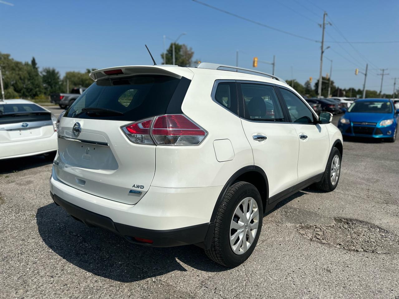 2015 Nissan Rogue AWD S Photo23