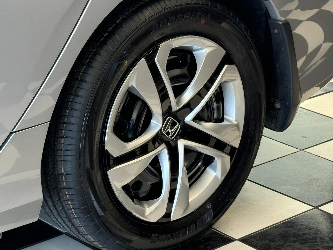 2018 Honda Civic LX+New Tires+Camera+ApplePlay+CLEAN CARFAX Photo47