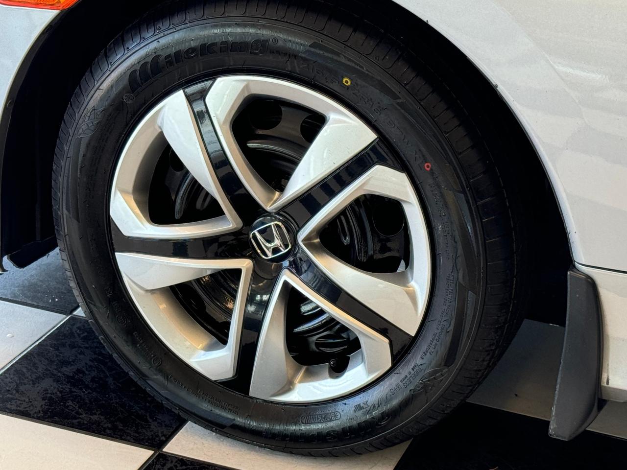 2018 Honda Civic LX+New Tires+Camera+ApplePlay+CLEAN CARFAX - Photo #46