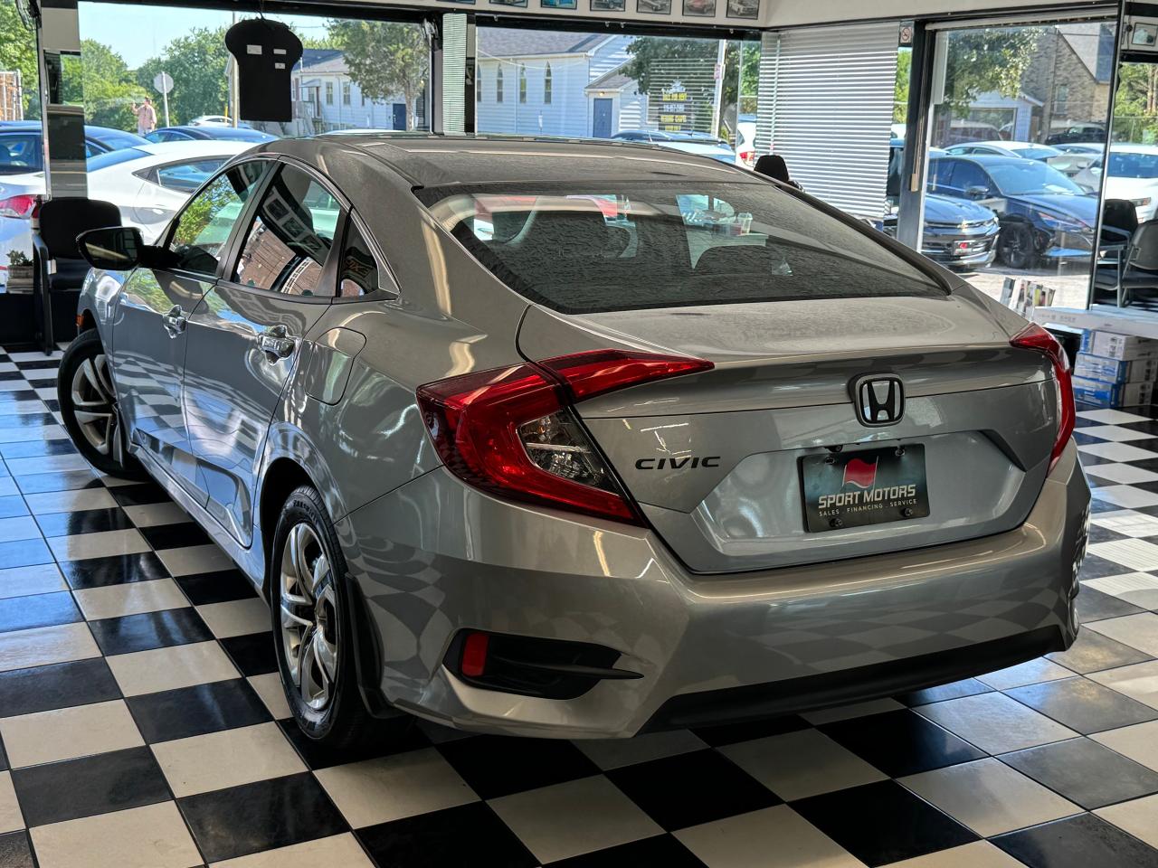 2018 Honda Civic LX+New Tires+Camera+ApplePlay+CLEAN CARFAX - Photo #11