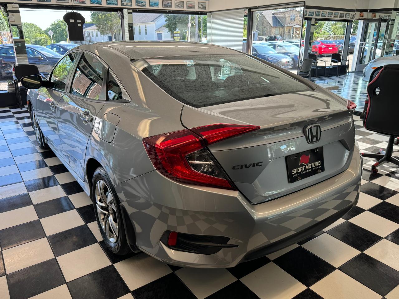 2018 Honda Civic LX+New Tires+Camera+ApplePlay+CLEAN CARFAX - Photo #5