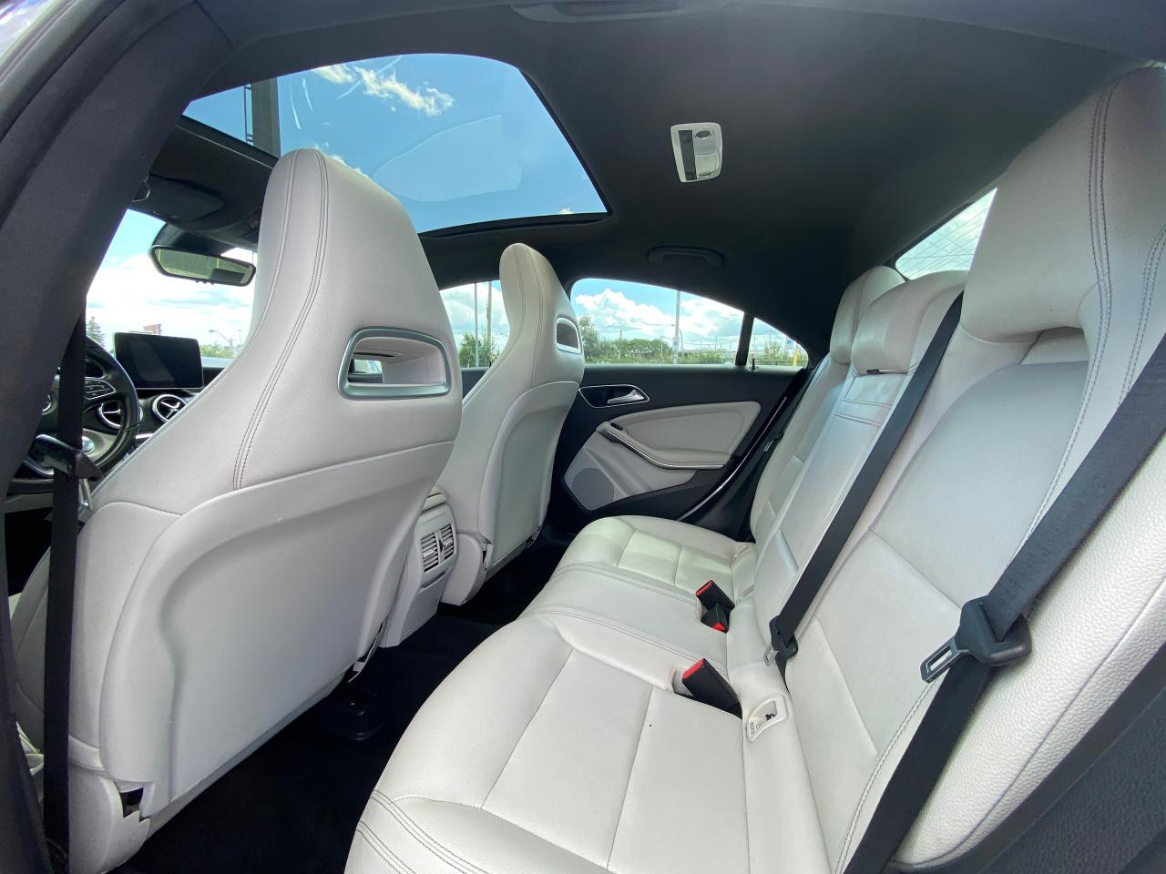 2018 Mercedes-Benz CLA-Class CLA 250 4MATIC Coupe*AMG PACKAGE* - Photo #12