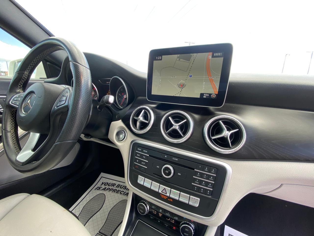 2018 Mercedes-Benz CLA-Class CLA 250 4MATIC Coupe*AMG PACKAGE* - Photo #16