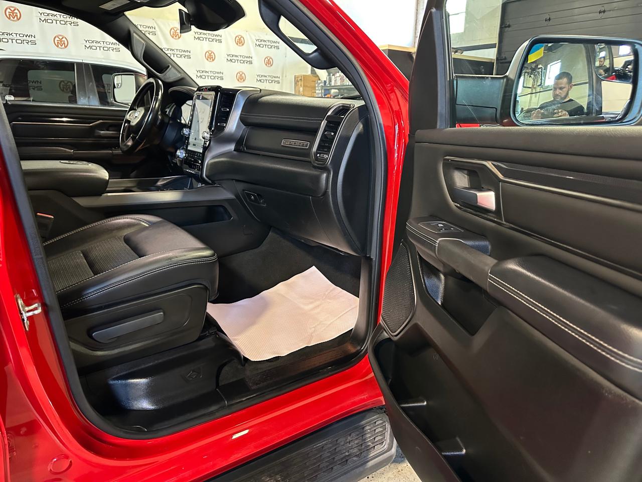2022 RAM 1500 SPORT | CREW CAB | NO ACCIDENT | 12" TOUCH SCREEN - Photo #8