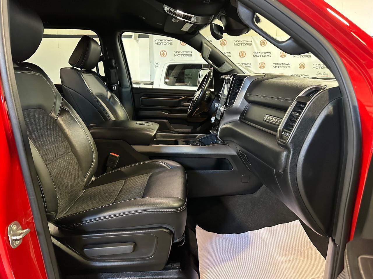 2022 RAM 1500 SPORT | CREW CAB | NO ACCIDENT | 12" TOUCH SCREEN - Photo #9