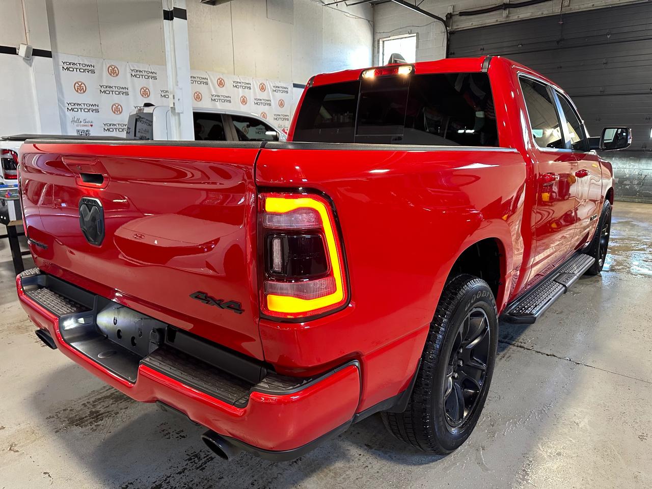 2022 RAM 1500 SPORT | CREW CAB | NO ACCIDENT | 12" TOUCH SCREEN - Photo #7